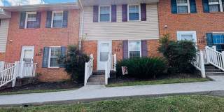 2 Bedroom, 1.5 Bath Townhouse Gallery 1