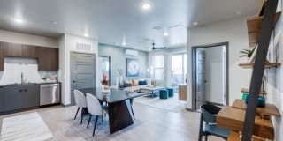 Double R Living Gallery 8
