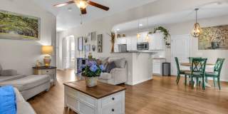 4 bedroom 2.5 bathroom home close to beaches, shopping, and Marine Corps Bases. Gallery 22