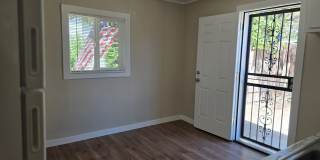 SPACIOUS, BRIGHT 2 BEDROOM - LARGE YARD Gallery 15