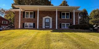 1001 Ridgefield Circle Gallery 1