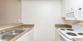 Emerald Court Apartment Homes Gallery 17