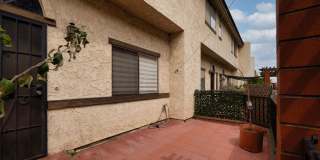 BEAUTIFUL 4 Bed 3 Bath unit Gallery 29