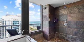 5875 Collins Avenue Gallery 11