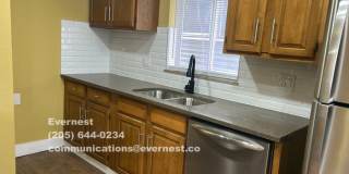 1006 East 15th Avenue Gallery 3