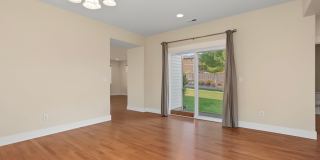 4BR, 2.5 Bath + Loft DuPont Home Gallery 10