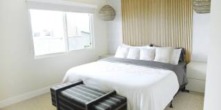 OCEAN VIEWS - 2BD/2.5BA Condo in the Heart of Oceanside Gallery 7