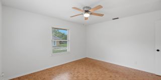 4 Bedroom with a Pool in Helotes! Gallery 48