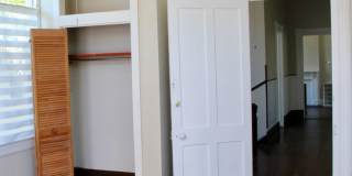 2 bed / 1.5 bath on Rutledge St. Gallery 7