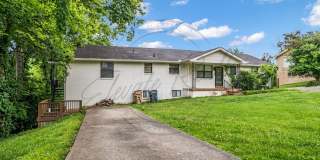Charming Two Bedroom in Triplex in Goodlettsville! Gallery 1