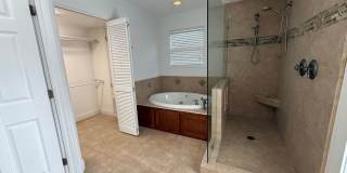 Gulf Breeze - Proper - 5 bedroom, 3.5 bathroom with pool and lawn care included Gallery 21
