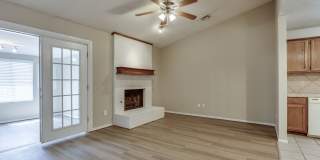 2 Bed Jack & Jill Bathroom  2 Car Garage With Office In The Heart of Yukon! Gallery 7