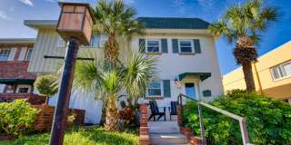 Seasonal Short-Term Venice Island Townhouse Steps from Venice Beach! Gallery 6