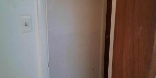 Small 2 bedroom 1 bath house Gallery 4