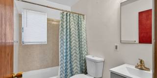 Charming 2BR Apartment in Fresno Gallery 29