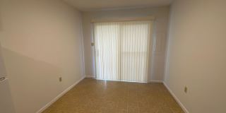 3 Bedroom/1.5 bathroom Duplex Gallery 10