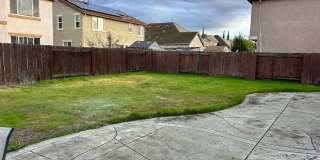Beautiful 4 Bedroom, 2.5 Bath Oakley Home W/ Large Yard Gallery 25