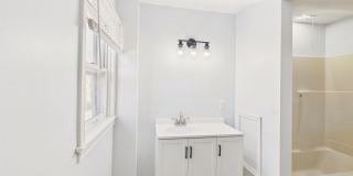 2 Bedroom Single Family on Penn with Bonus Room Gallery 20
