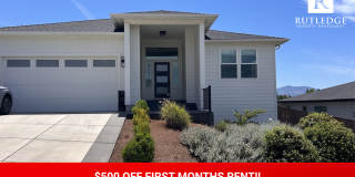East Medford Cedar Links Living - Move In Special! Gallery 1