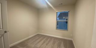 Room in 4 Bedroom Townhome at Memorial Pkwy Room in 4 Bedroom Townhome at Memorial Pkwy Gallery 27