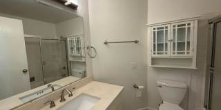 3 Bed 2 Bath Condo & Pool Access! Gallery 20