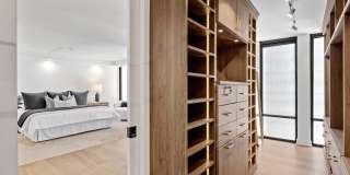 200 E Delaware Place Gallery 18
