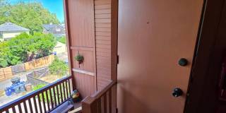 Large 1 bedroom Historic condo - Top Floor unit with a charming interior-  Available now! Gallery 19