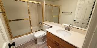 Spacious 2 Bed / 2 Bath Condo in Prime UTC/La Jolla Location! Gallery 22