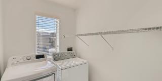 2 Story with Vaulted Ceiling and All Kitchen Appliances Gallery 24
