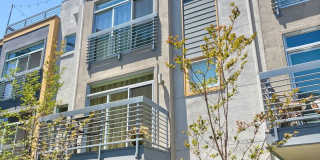 Furnished 3-BR/3-BA Townhouse w/ Giant Roof deck, 2-Car Garage, EV Hookup Gallery 5