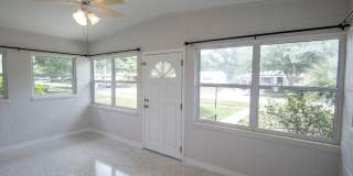 2/1 duplex with carport in Winter Park Gallery 3