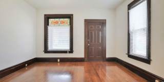 4 Bedroom , 2 Bath Newly Renovated house - Right off of High St Gallery 8
