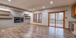 4BR House in Family Neighborhood Maple Grove Gallery 1