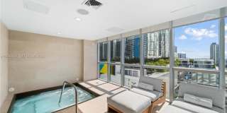 900 Biscayne Boulevard Gallery 11