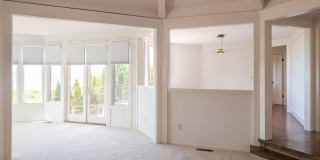 4BR/2.5BA 3,274sqft! STUNNING GG VIEWS!!! Yard! Spa! 4 Car Parking! Pet! PROGRESSIVE Gallery 8
