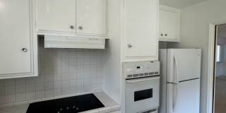 Spacious & Bright 2 Bedroom Apartment in Prime Long Beach Location Gallery 9
