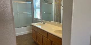 Beautiful 2 bedroom townhome with attached garage Gallery 10
