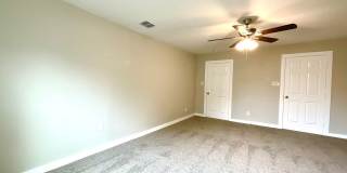 Move-In Ready 3BD/2BA – Laminate Floors, Fenced Yard & Prime Location! ACCEPTS SECTION 8 Gallery 27