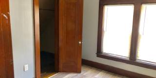 Beautiful 2 Bedroom/2 Bath South End Home Close to U of L Gallery 14