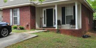 3 Bedroom Home 2 bath fenced in yard Gallery 1