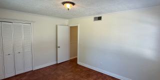 Gorgeous 3 Bed 1 Bath in The Village Gallery 7