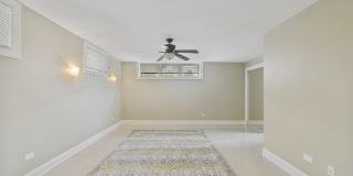 2042 W Warren Boulevard Gallery 28