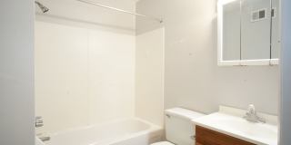 3 Bed/2 Bath Townhouse. On Bus Route to Campus. Parking. Gallery 10