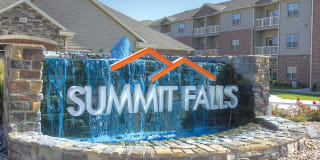 Lincoln Summit Falls Apartments & Townhomes Gallery 2