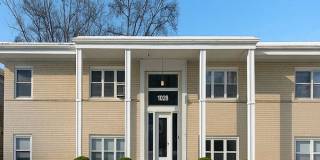 1028 E Division St Gallery 1