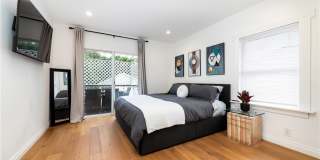 6008 Carlton Way Gallery 19