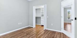 2119 Shadow View Circle Gallery 13