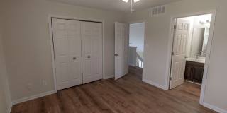 Spacious Southside Duplex Gallery 14
