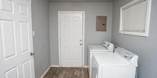 4211 49th Street Gallery 12