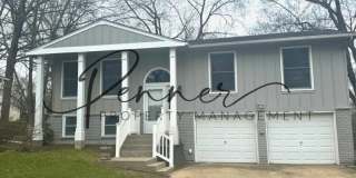 302 SE BRENTWOOD DR Gallery 1